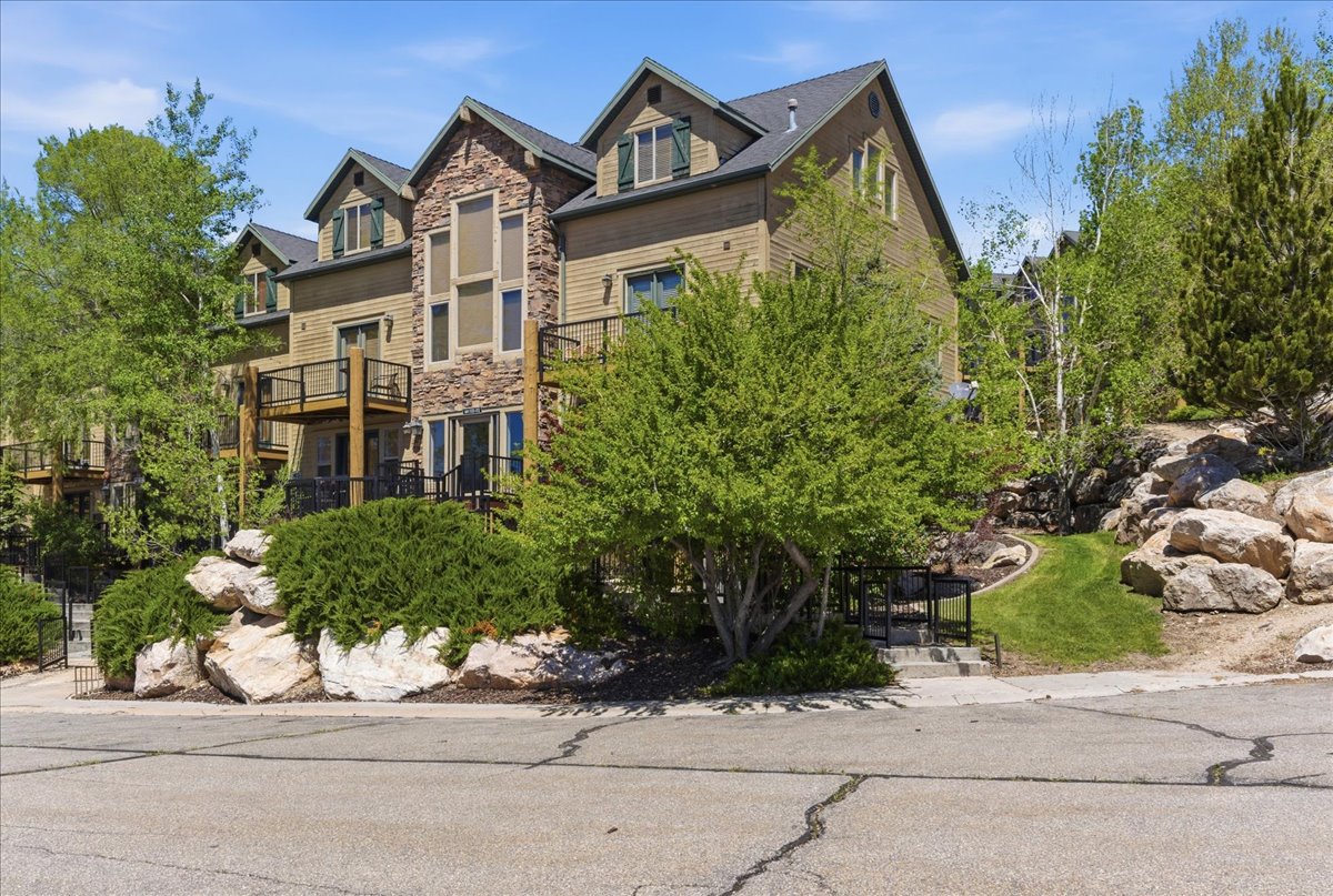 5060 East Lakeview Drive #1112 - 1