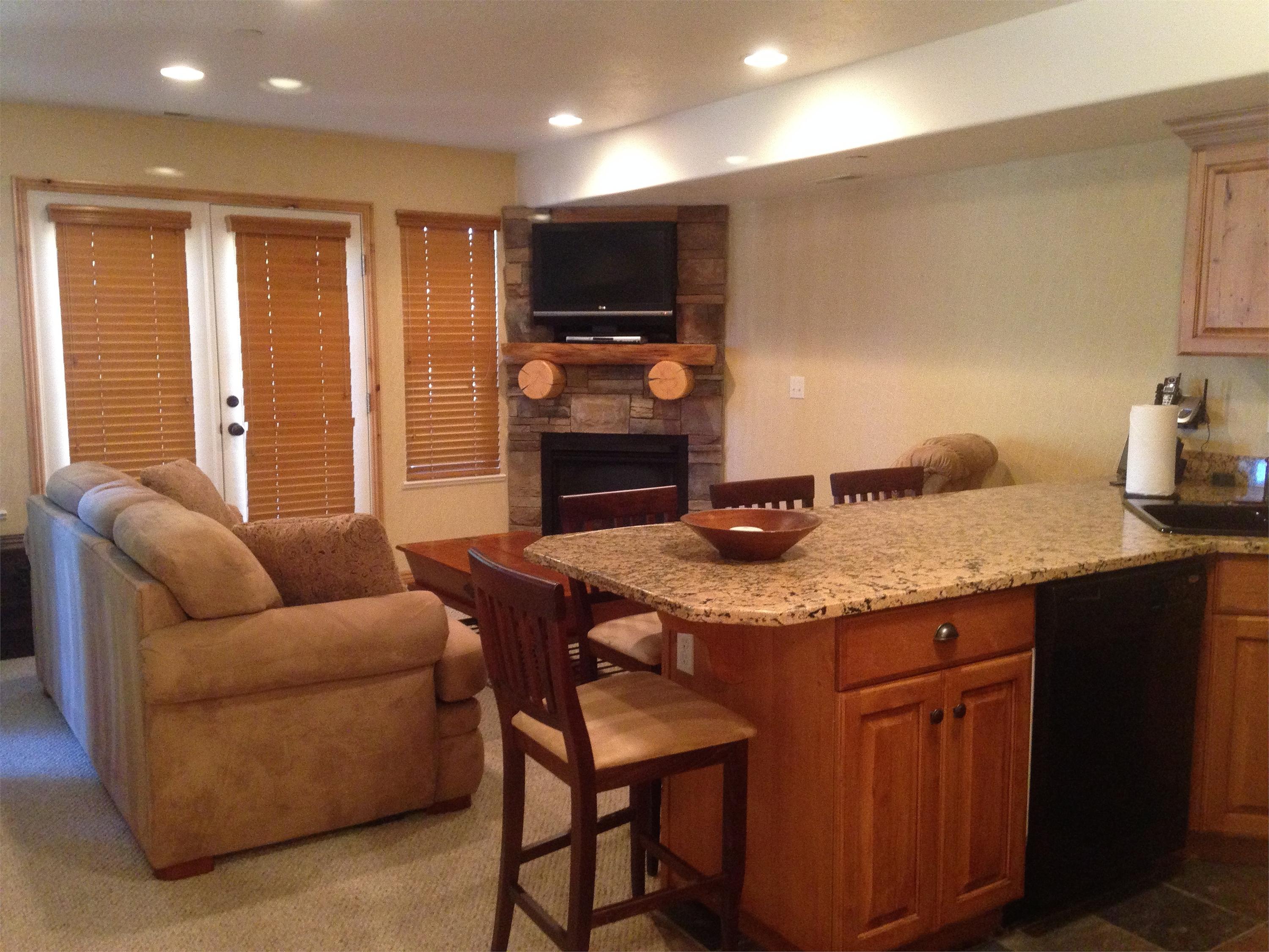 5060 E. Lakeview Dr. #1102
